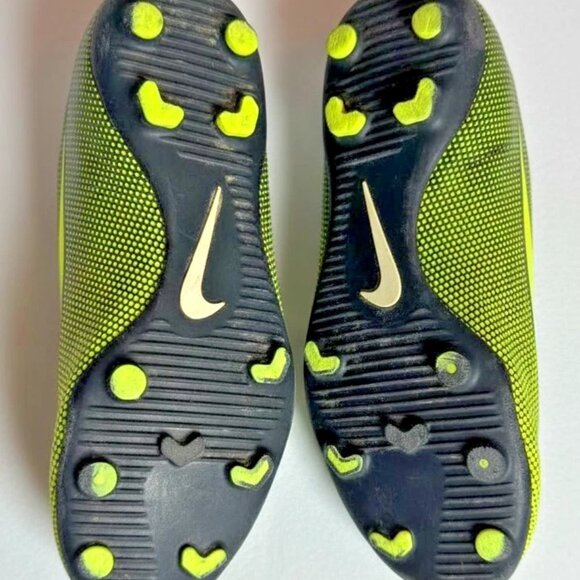 Nike Soccer Cleats Youth Size 5.5 JR Bravata II Black Volt Kids - Picture 4 of 5